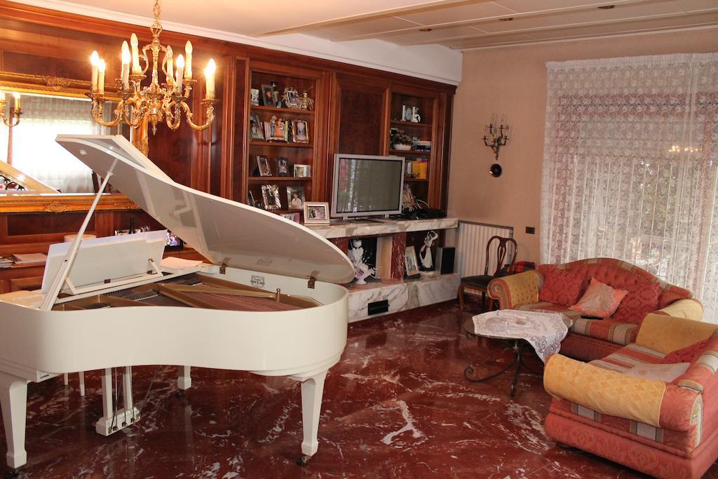 Bed and Breakfast La Casa Della Musica à Ciampino Chambre photo